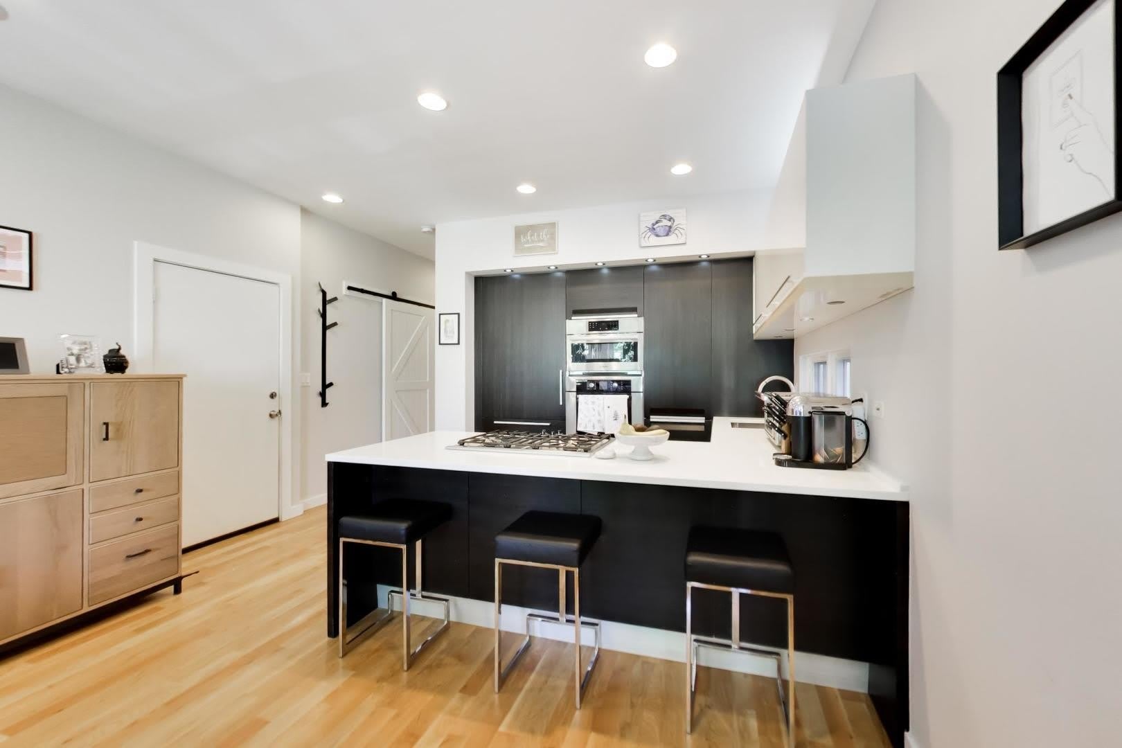 879 N Marshfield Avenue – photo 5