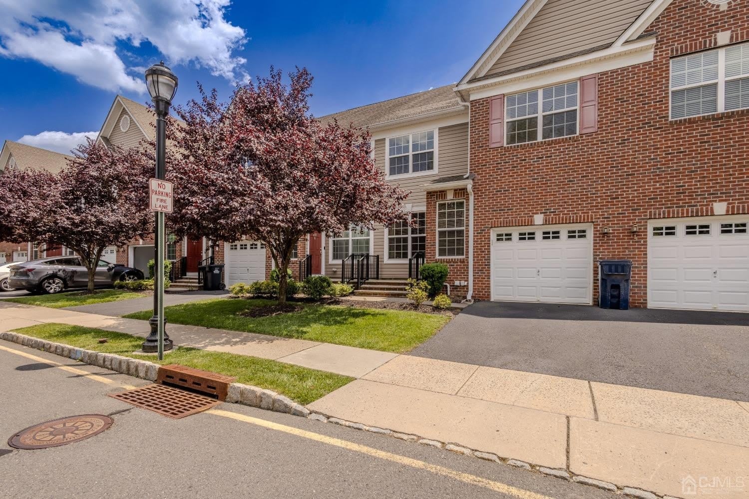 2474 N Canterbury Lane – photo 3