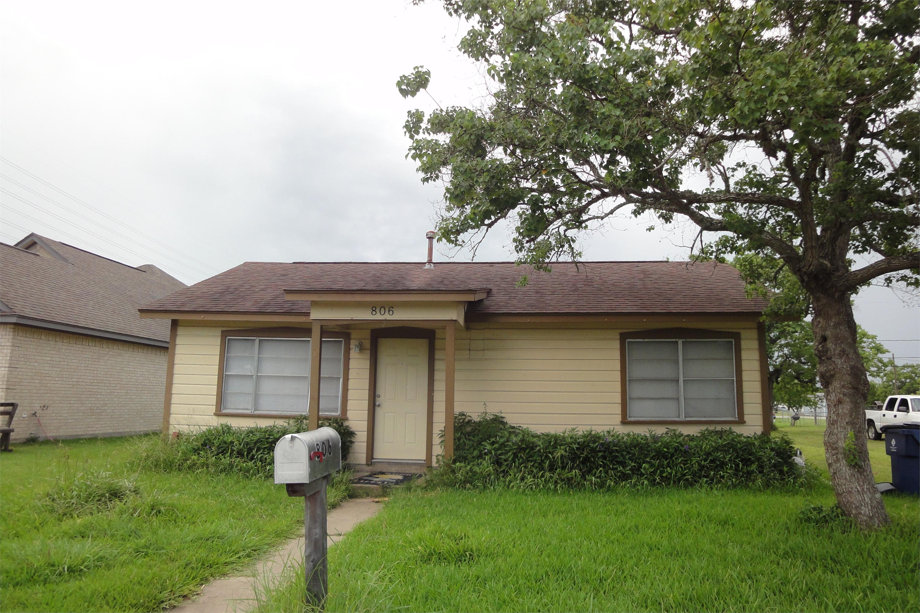 806 N Ave B – photo 1