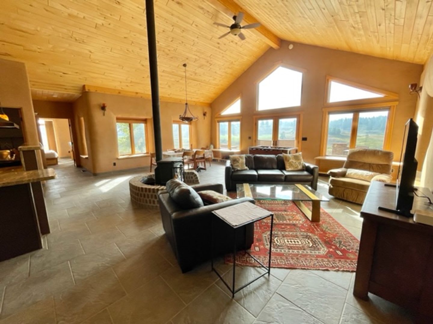 Beautiful Furnished 3-Bedroom Ranch Home for Rent – Privacy, Views & Convenient Location – photo 5