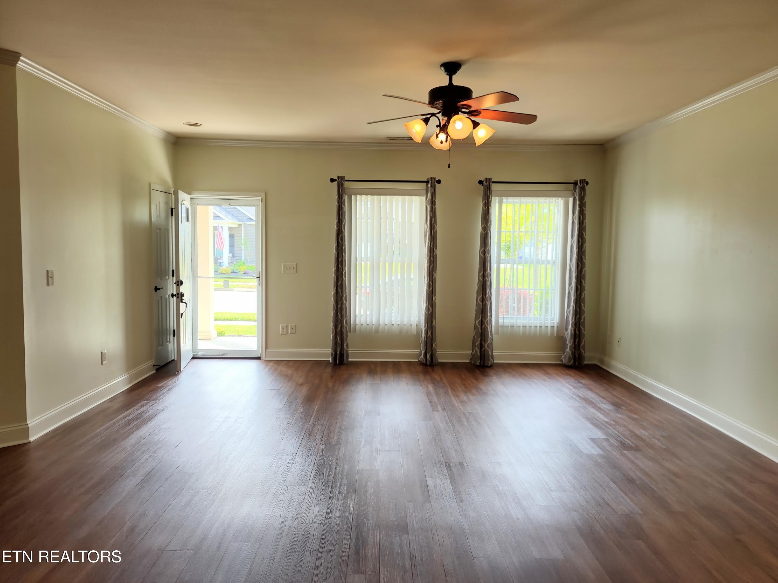144 Hardinberry St – photo 2