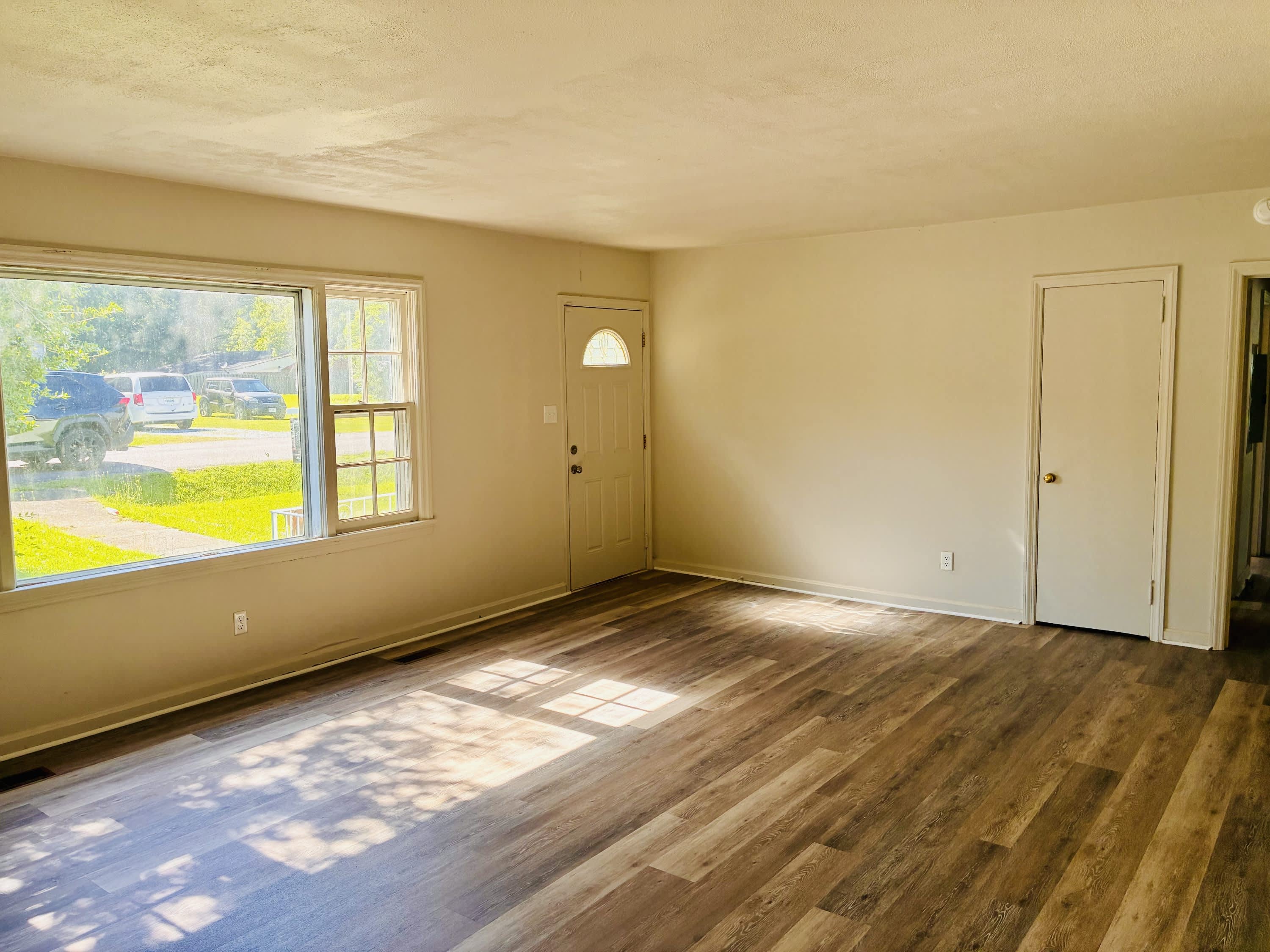 806 Miller Avenue – photo 2