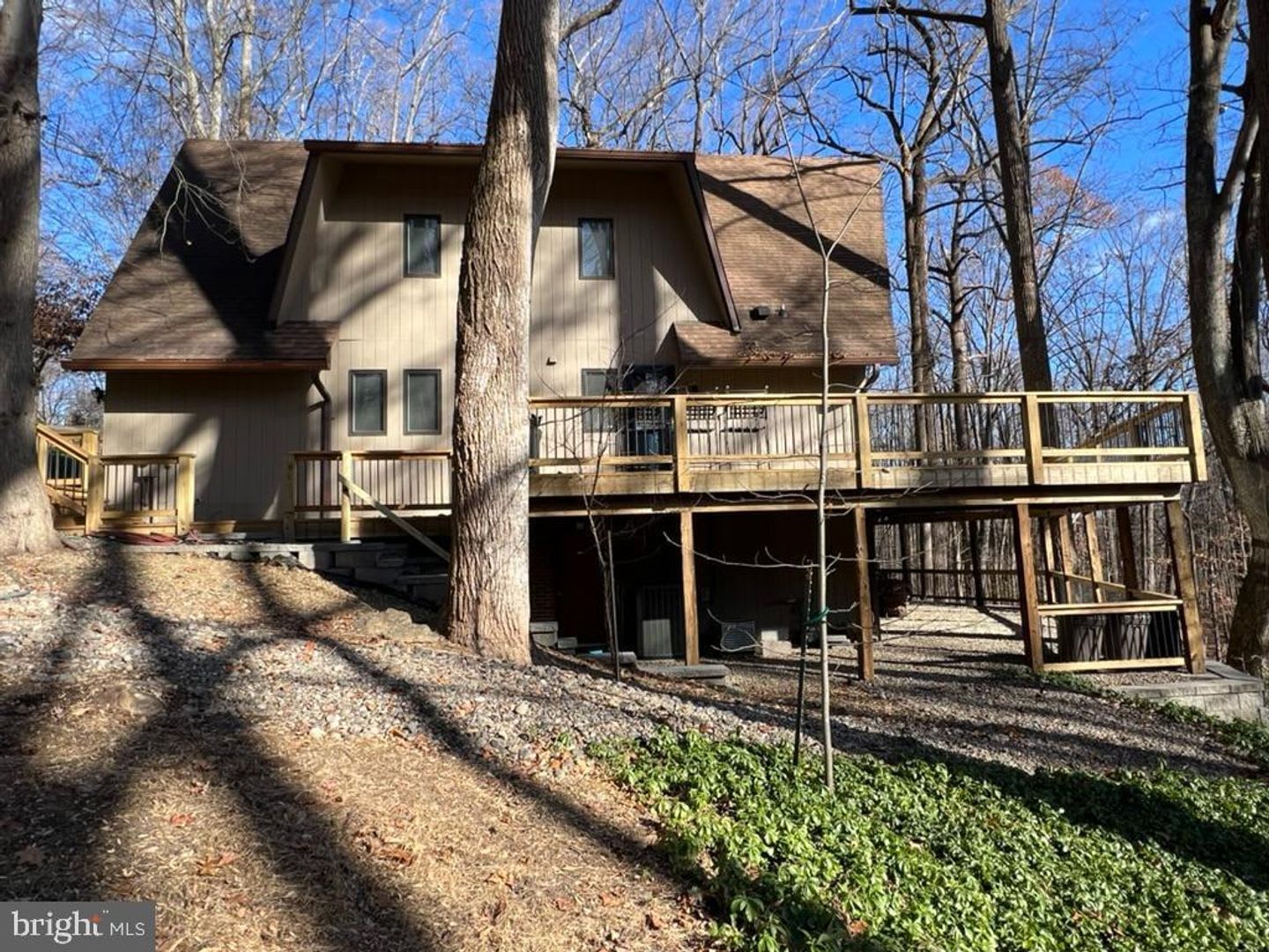 Beautiful 3bd 3bth contemporary A-framed home in the prestigious Eagle's Nest community. – photo 3