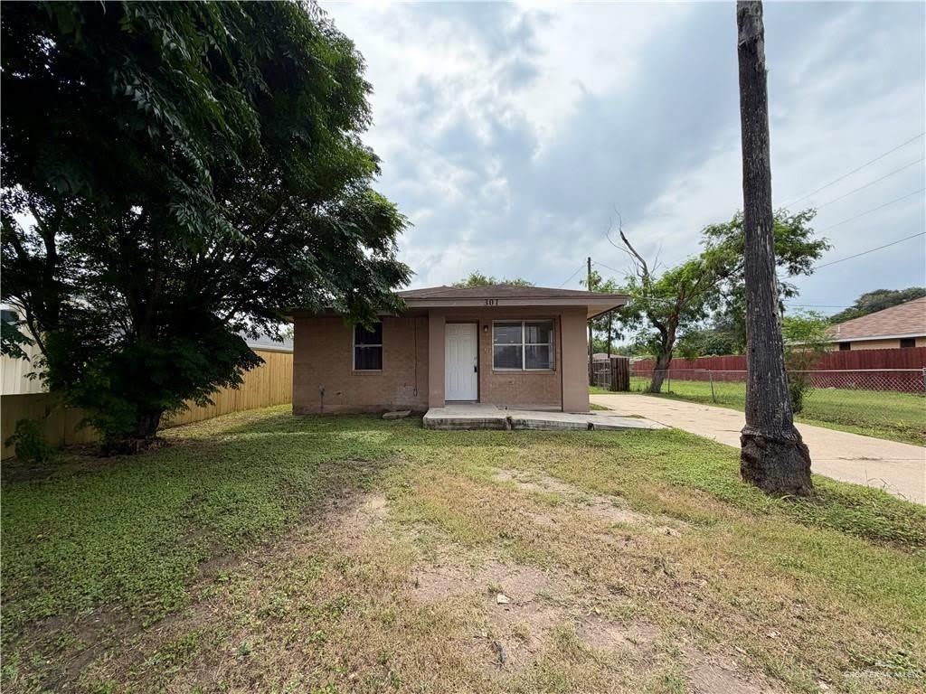 301 S Raul Longoria Road – photo 1