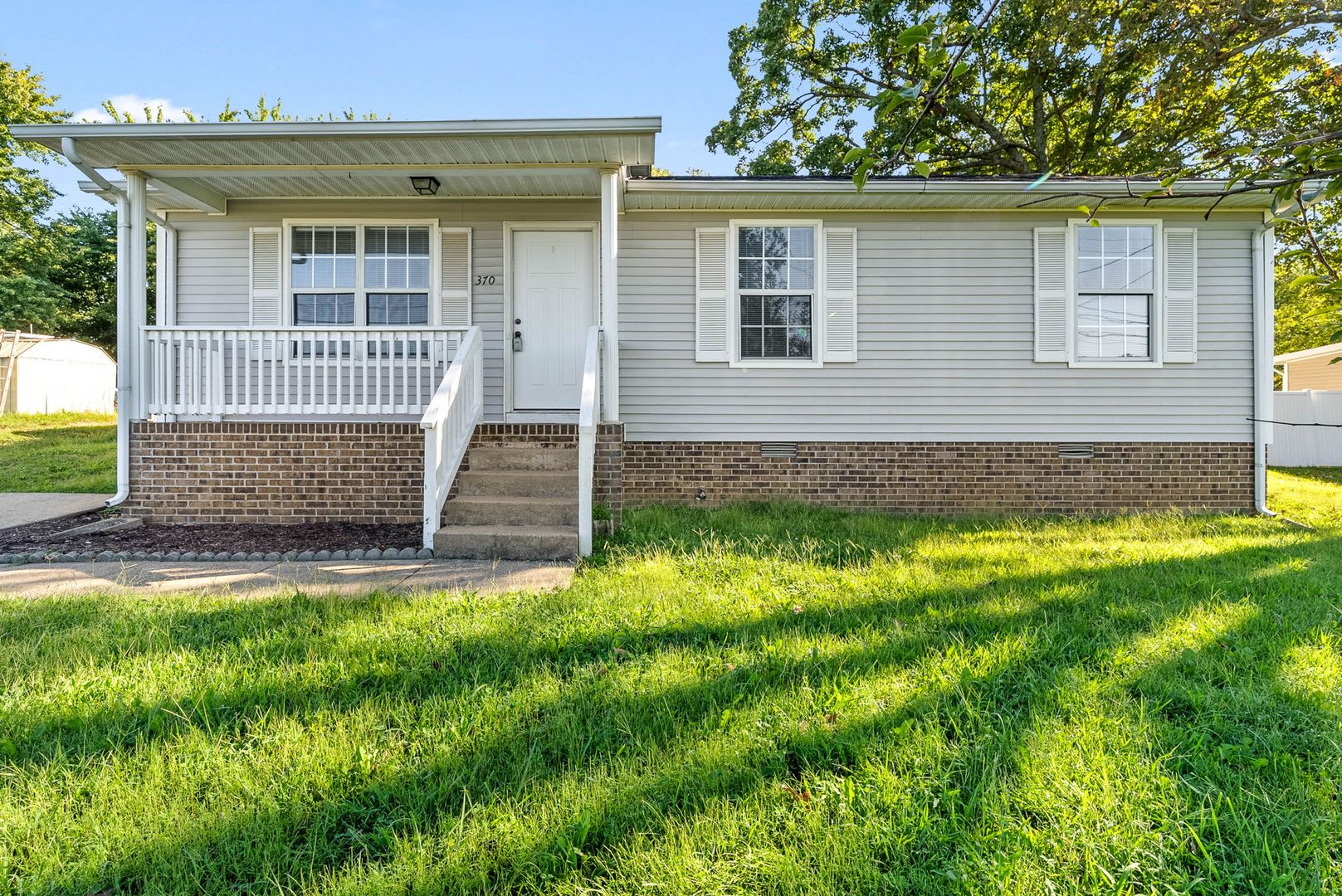 Conveniently Located 3 Bedroom House – photo 1