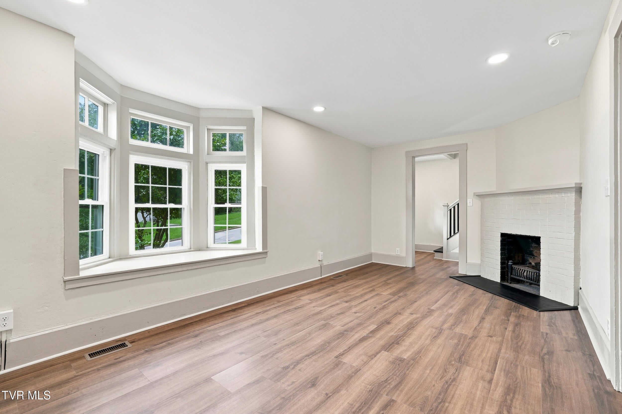217 W Wanola – photo 4
