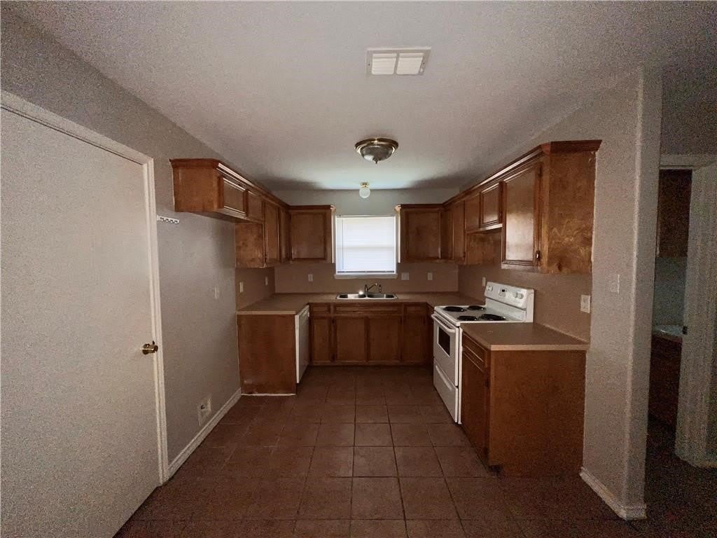 5801 Skylark Drive – photo 3