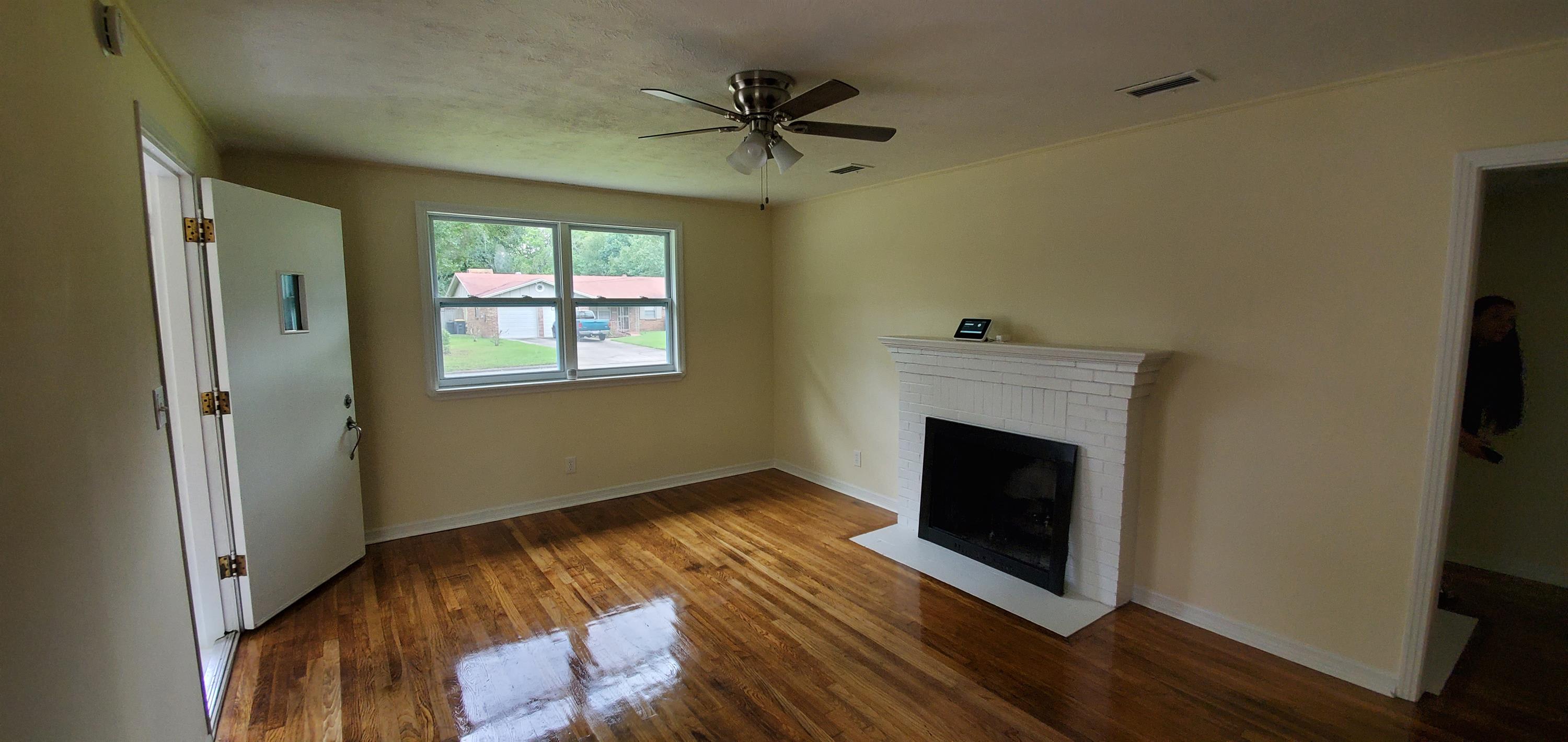 854 Allison Street – photo 4