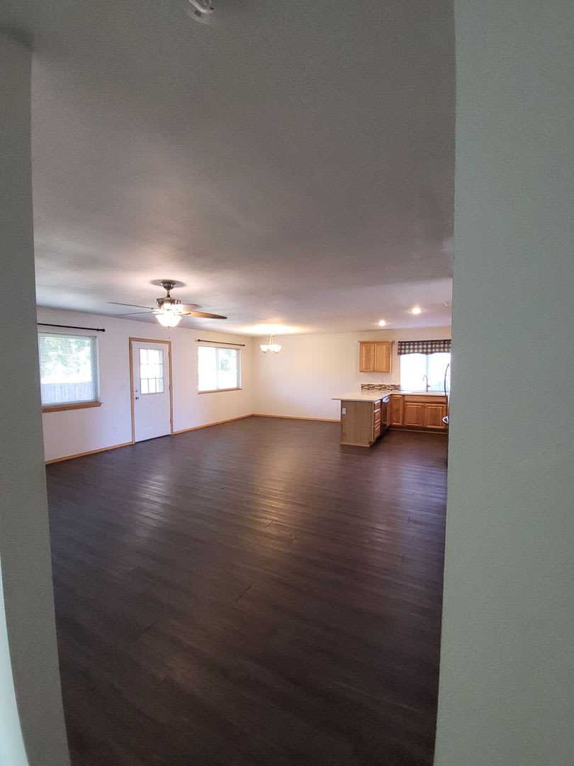 3 Bedroom 2.5 Bathroom in Napavine – photo 4