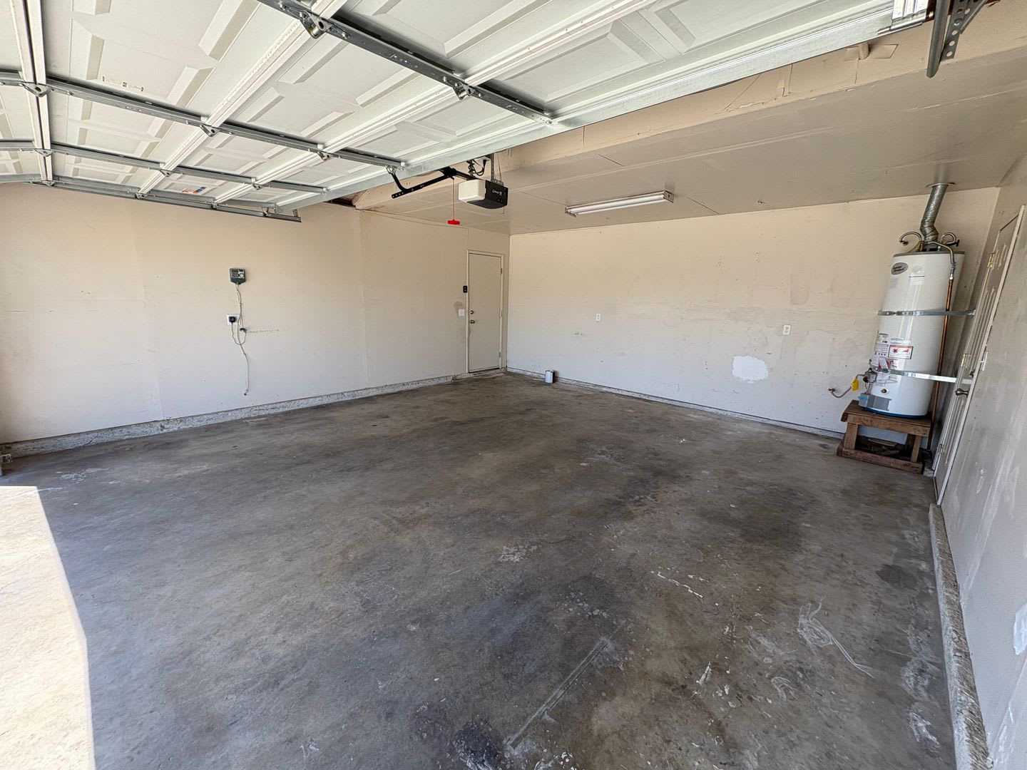Cozy Home On Spacious Lot In Tulare Available Now! – photo 2