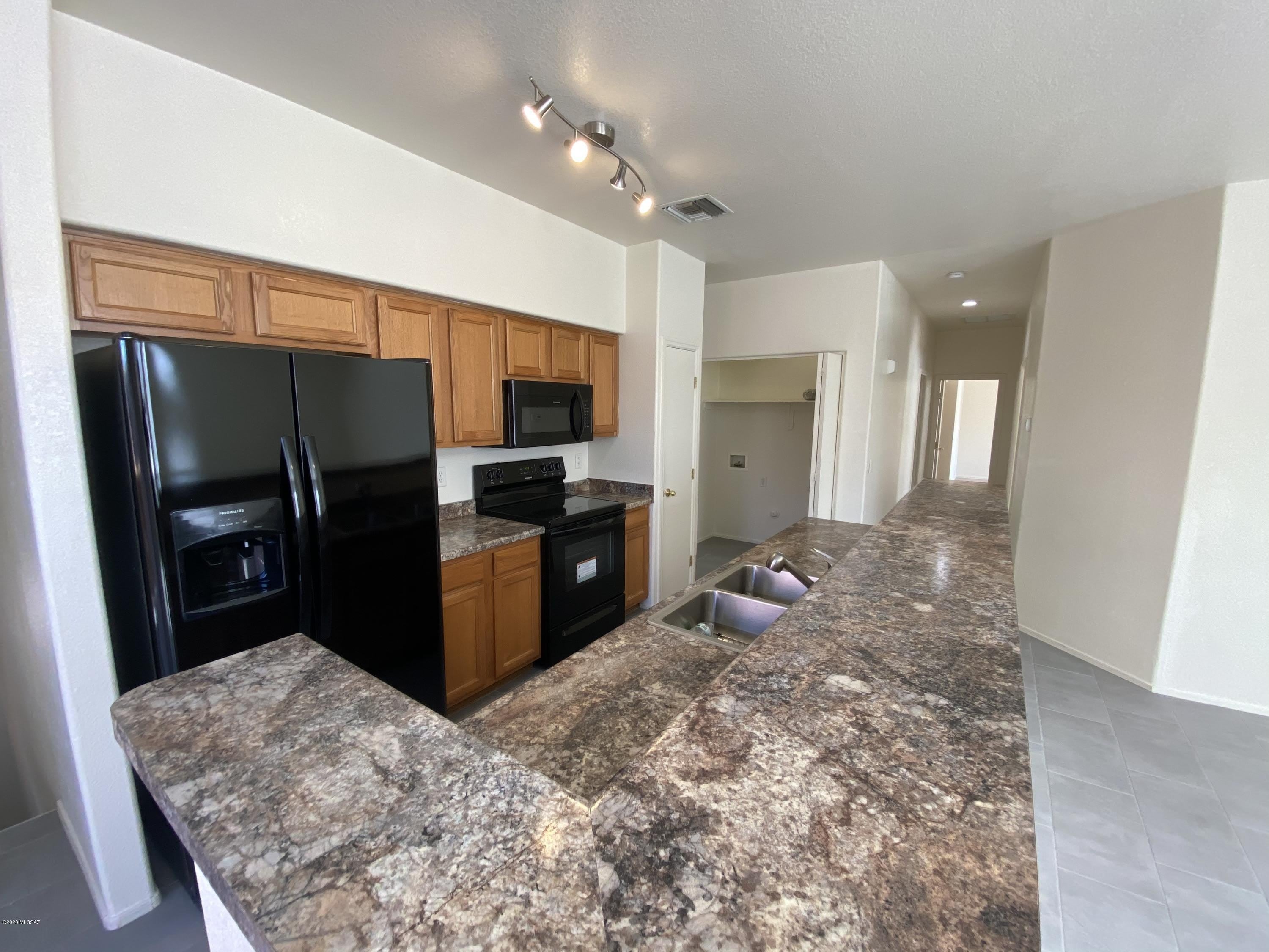 1262 E Weimer Circle – photo 2