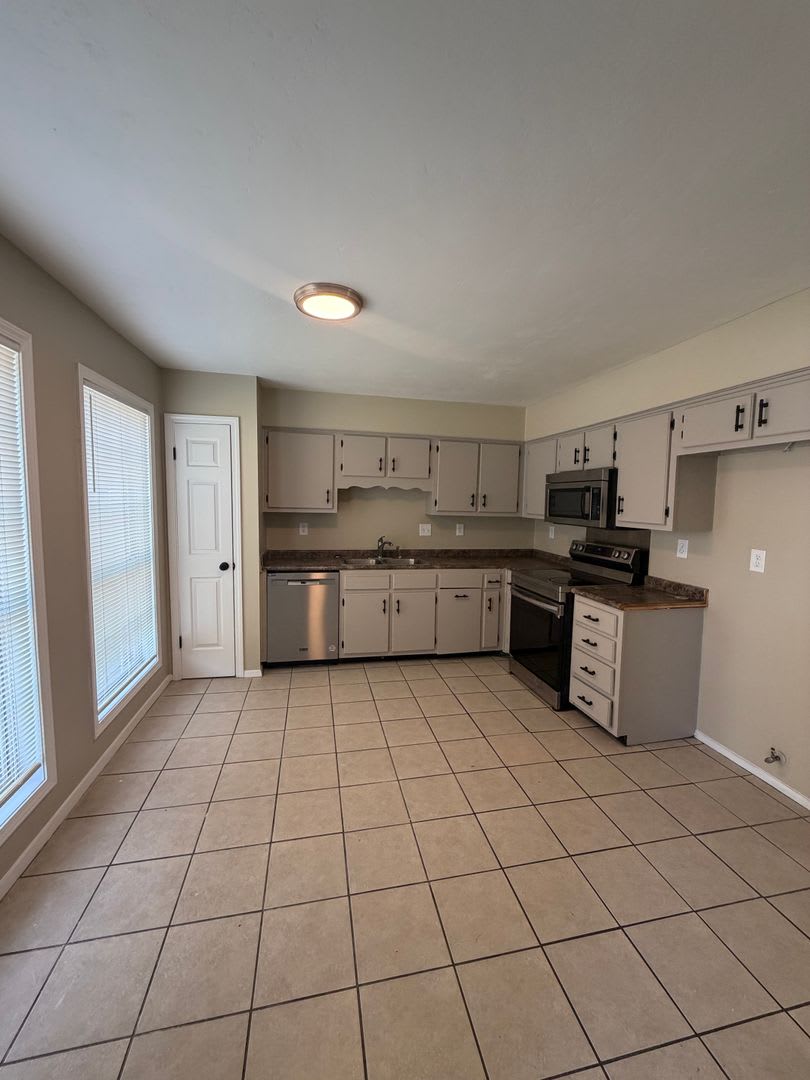 Beautiful 2 Bed, 2.5 Bath Townhouse in Memphis! – photo 5