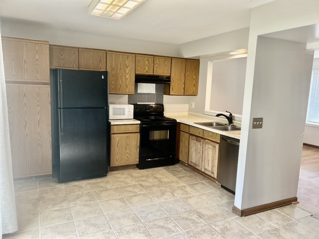 2732 Wilshire Court – photo 4