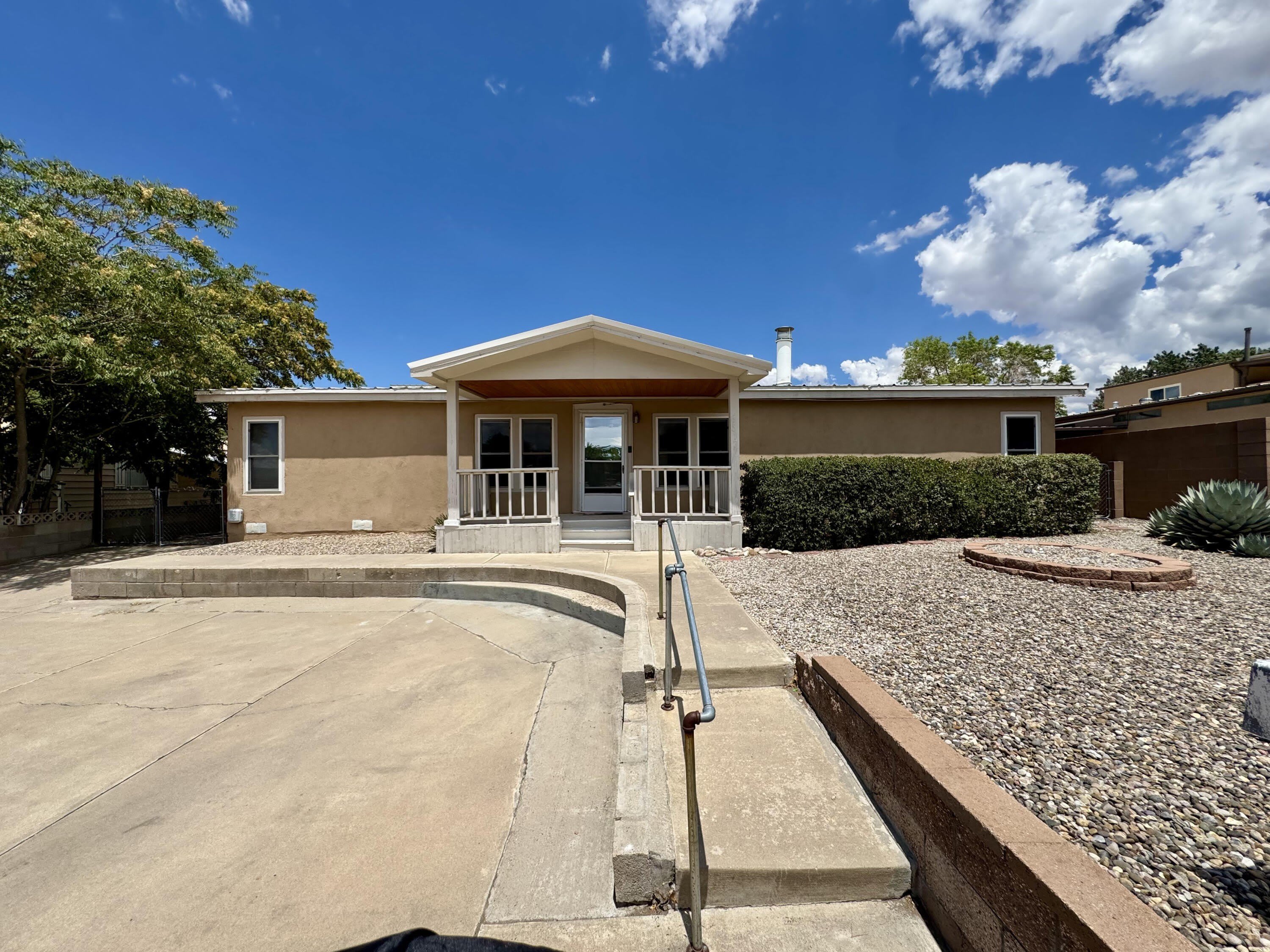 6517 San Francisco Road NE – photo 2