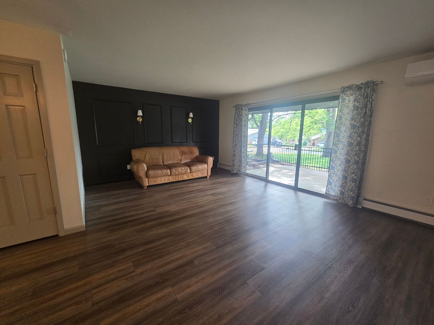 Cute 3 Bedroom Townhome In Adriel Hills Now Available Great Location Community – photo 2