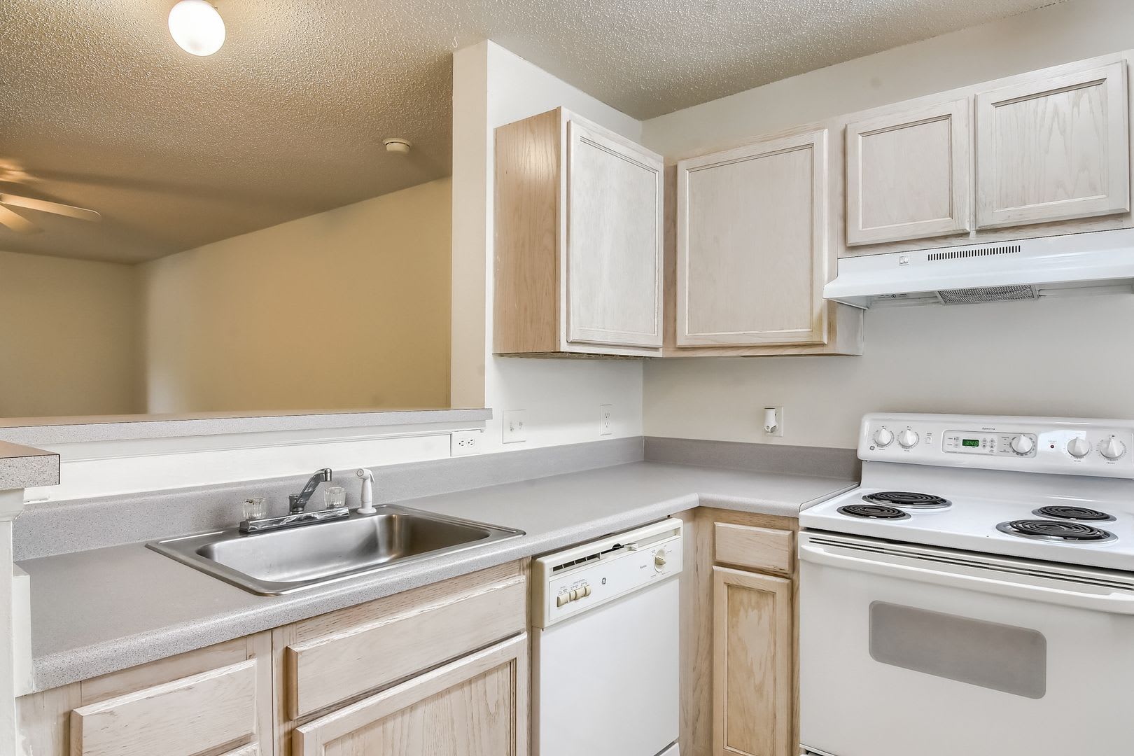 3 Bedroom condo in Raleigh – photo 3