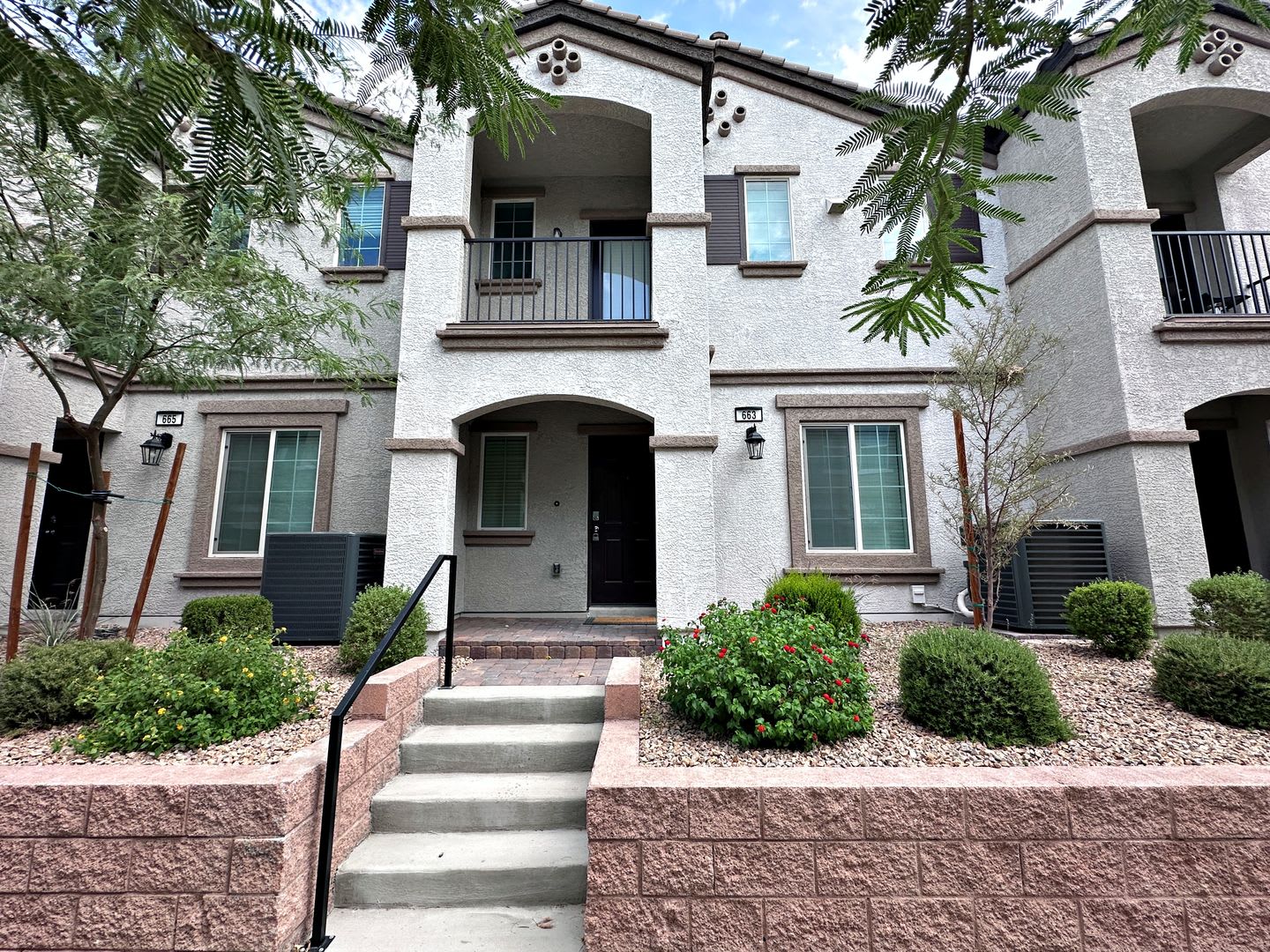 3 BEDROOM TOWNHOME IN GATED COMMUNITY – photo 1