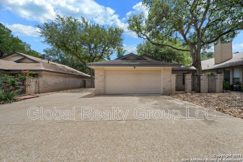 118 Golden Way – photo 1