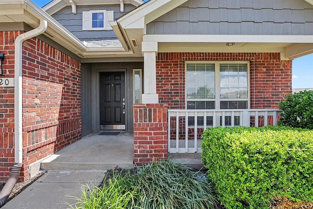 2520 Nw 182nd St – photo 2