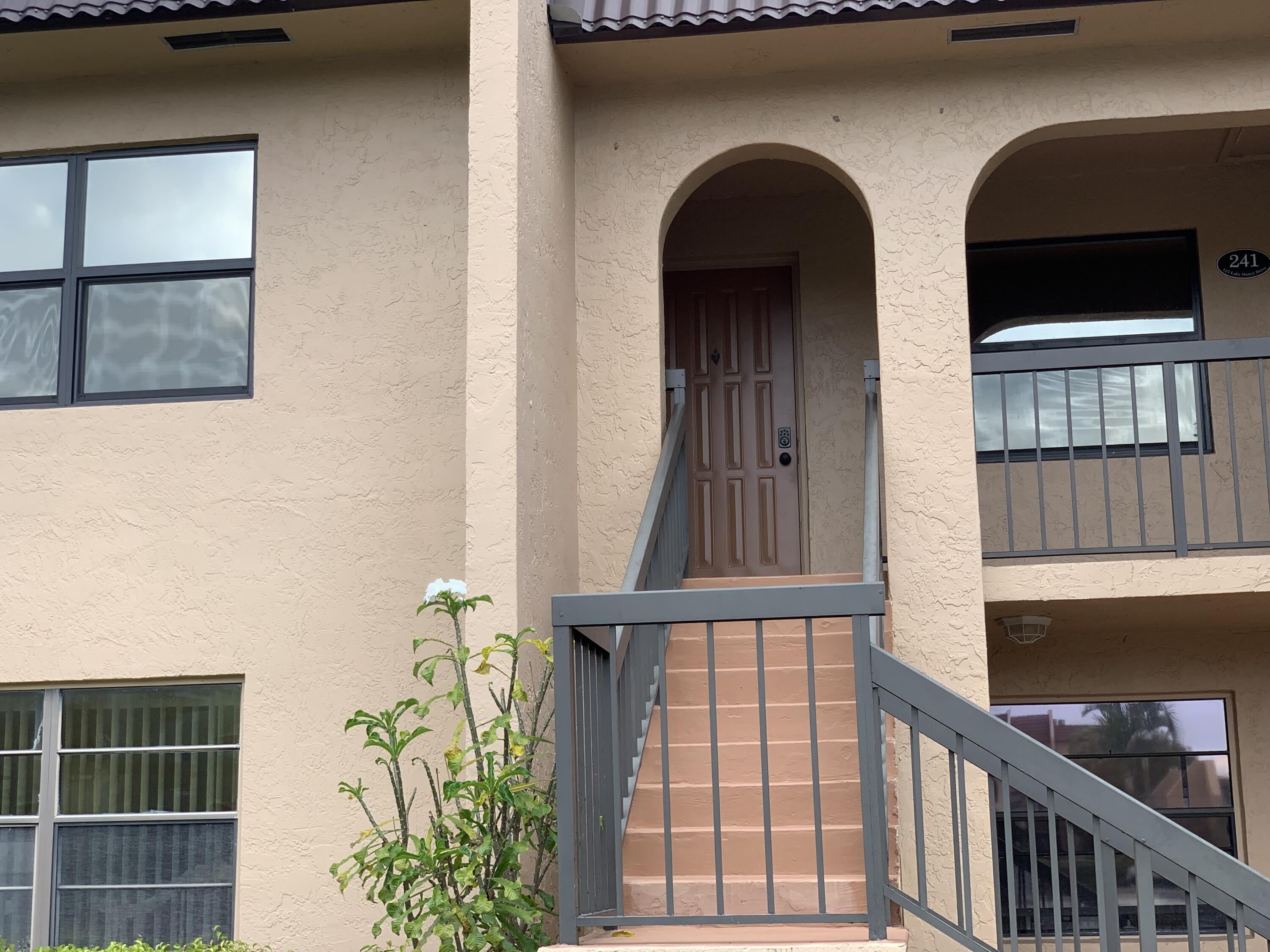 125 Lake Nancy Drive – photo 2