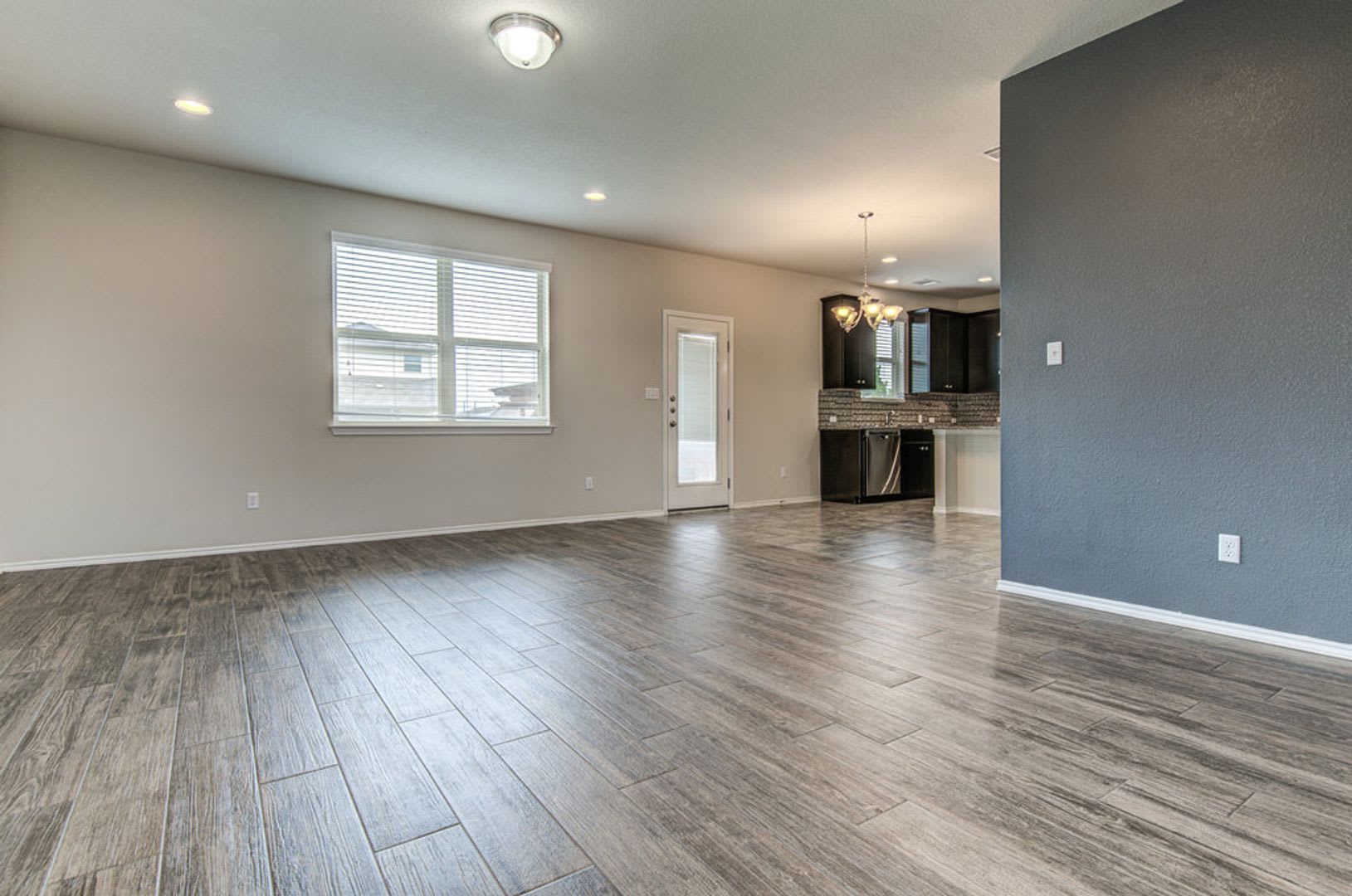 Two Weeks Free Rent Beautiful 3 Bedroom 2 5 Bath Energy Efficient Home In The Desirable Verona Community – photo 5