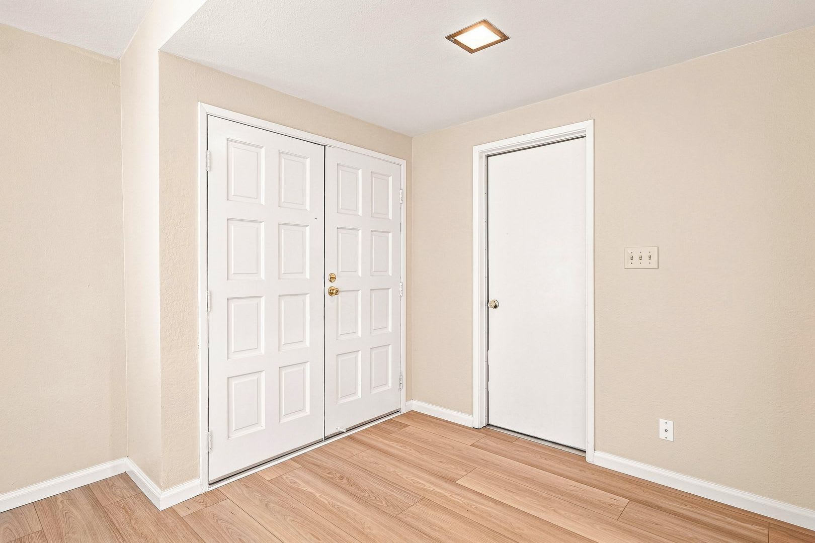 Beautifully Updated 4 Bed 2 Bath Home – photo 2