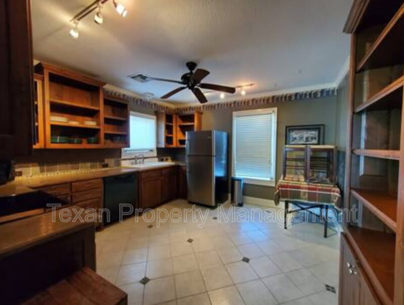 109 South Broadway Street – photo 4