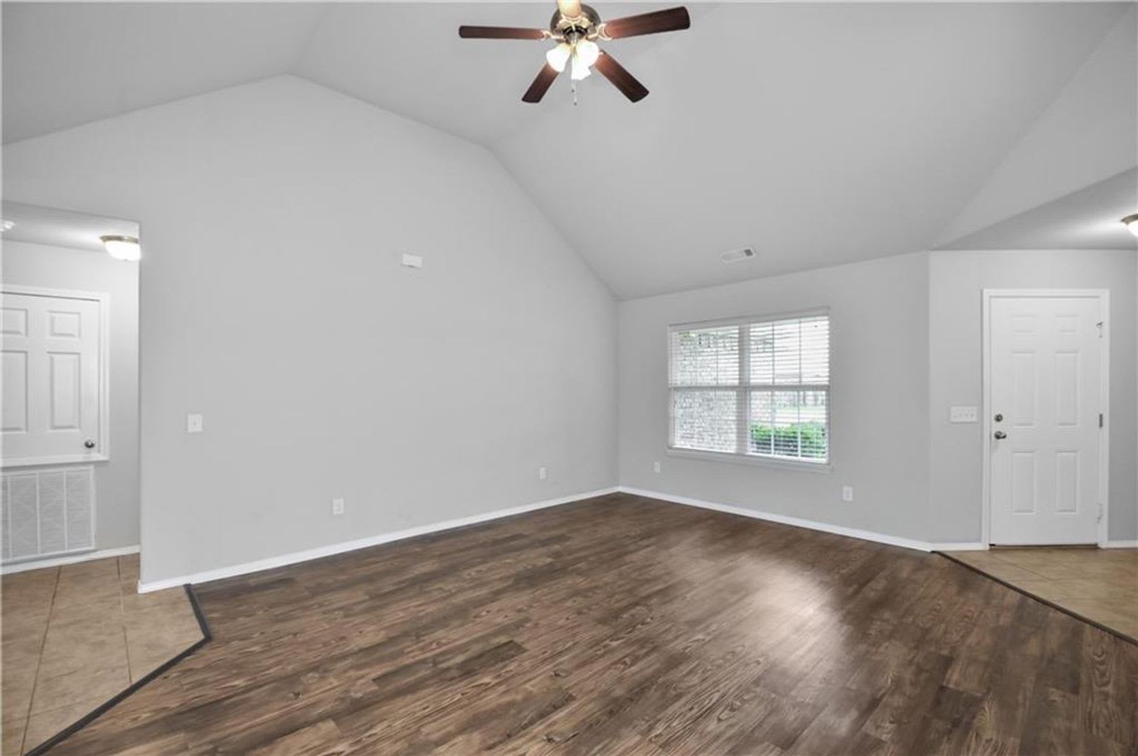 Great home near Bentonville West – photo 3