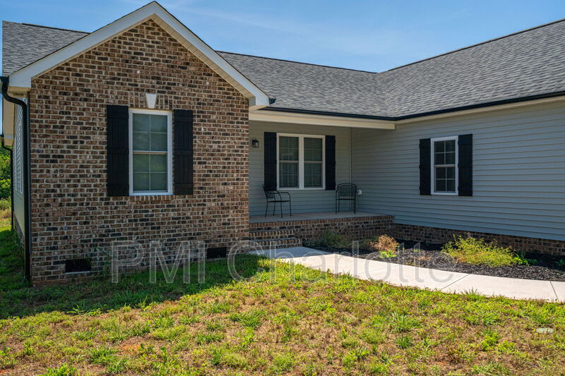 2128 Chatfield Rd – photo 3