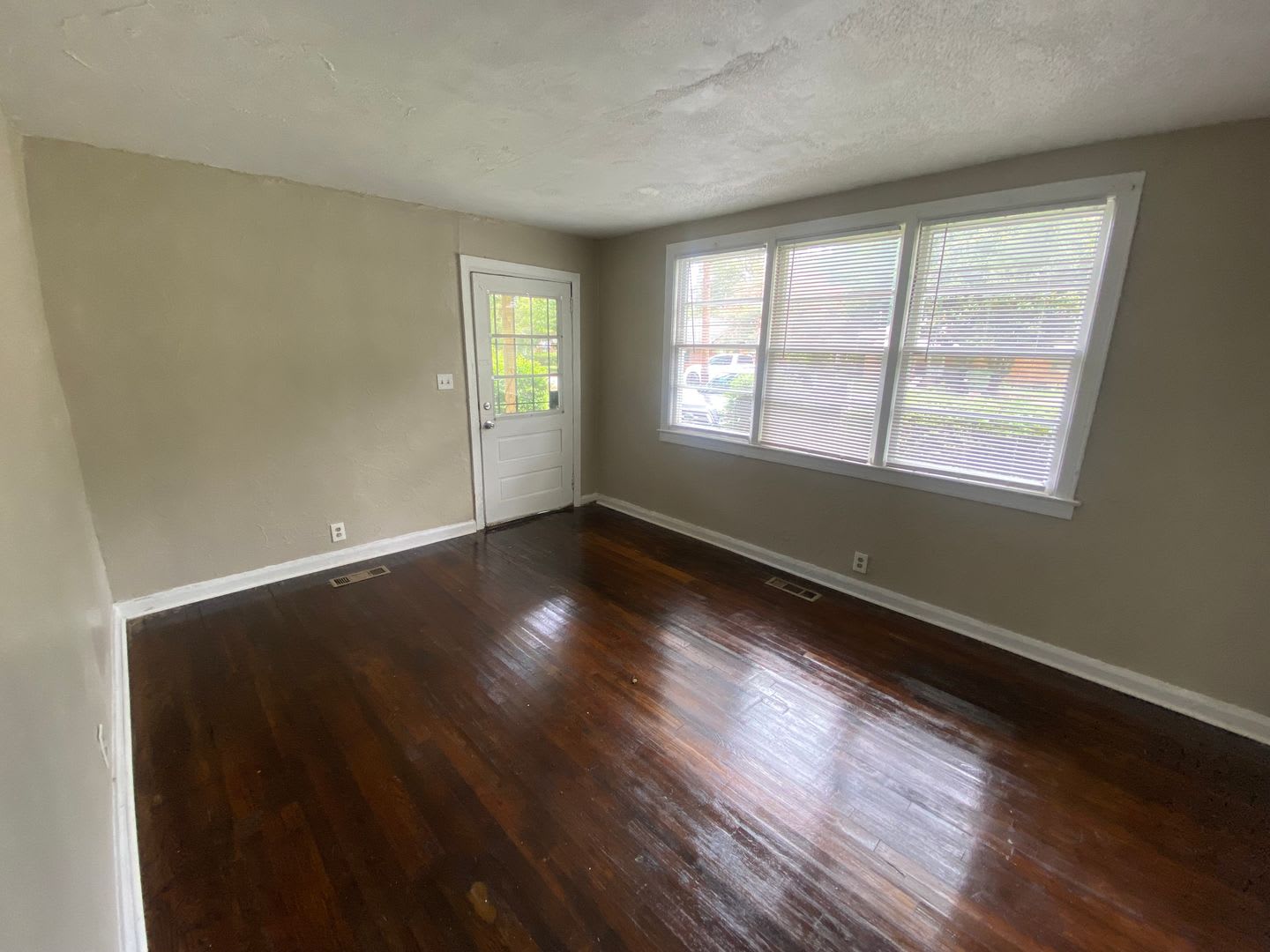 **2 Bedroom / 1 Bathroom Home for Rent in Columbus, GA – photo 4