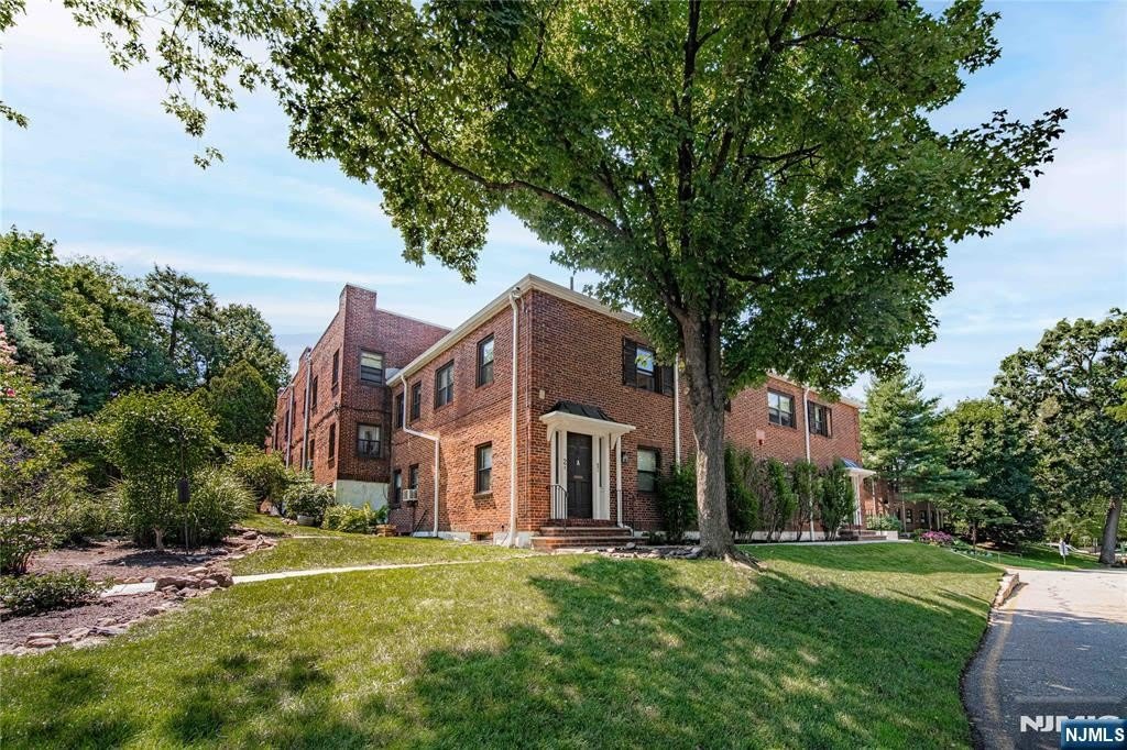 81 Chester Place – photo 2