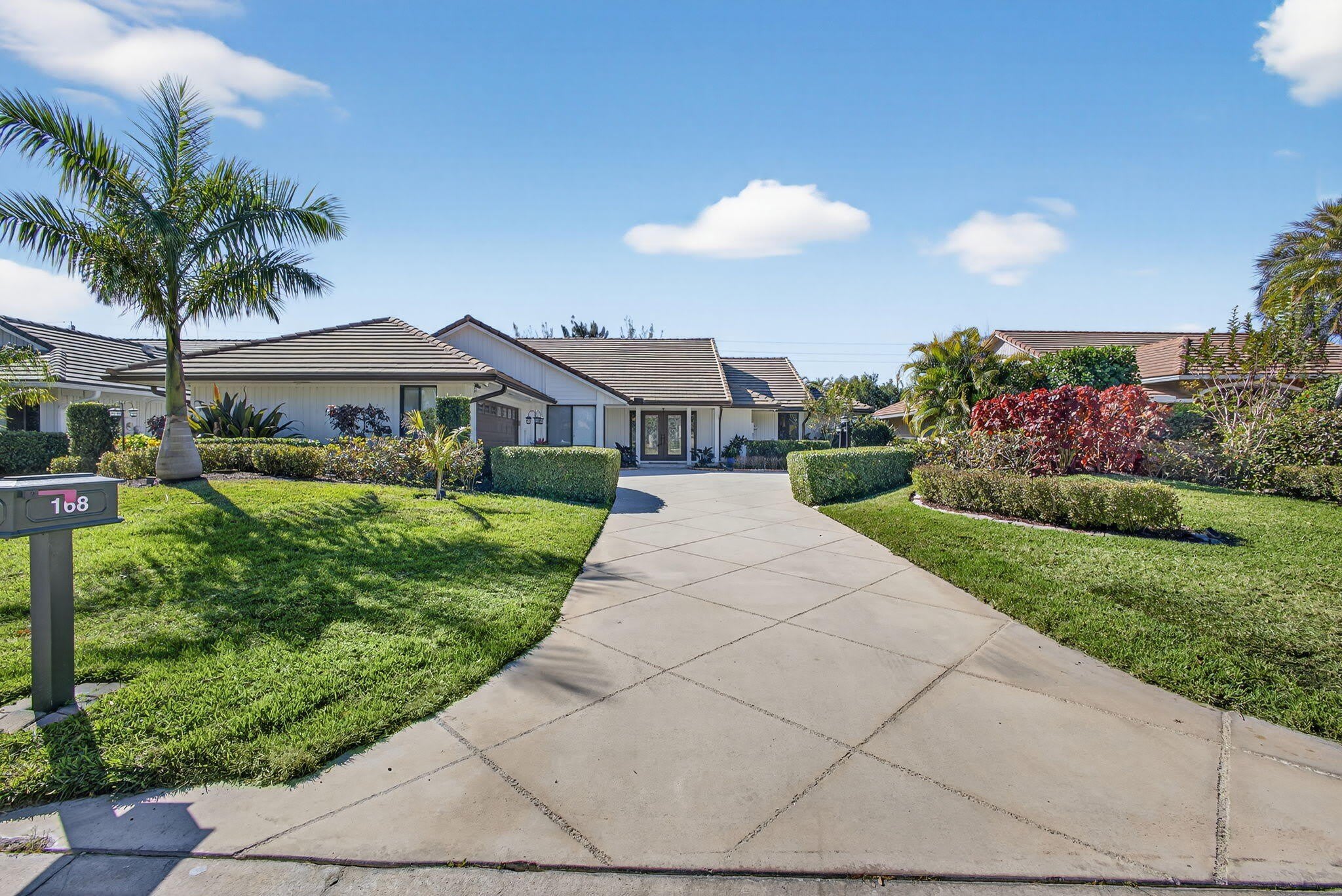 168 Thornton Drive – photo 2