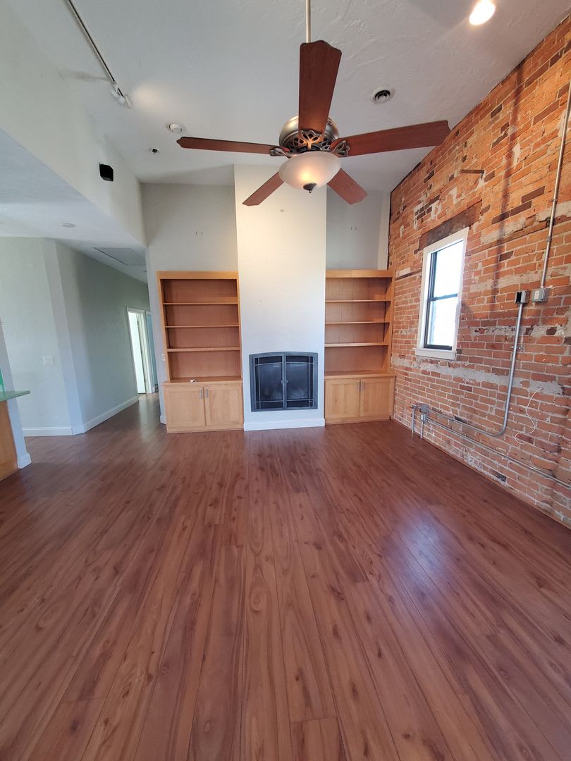 Awesome Downtown Moline Apartment Close to Arsenal – photo 2