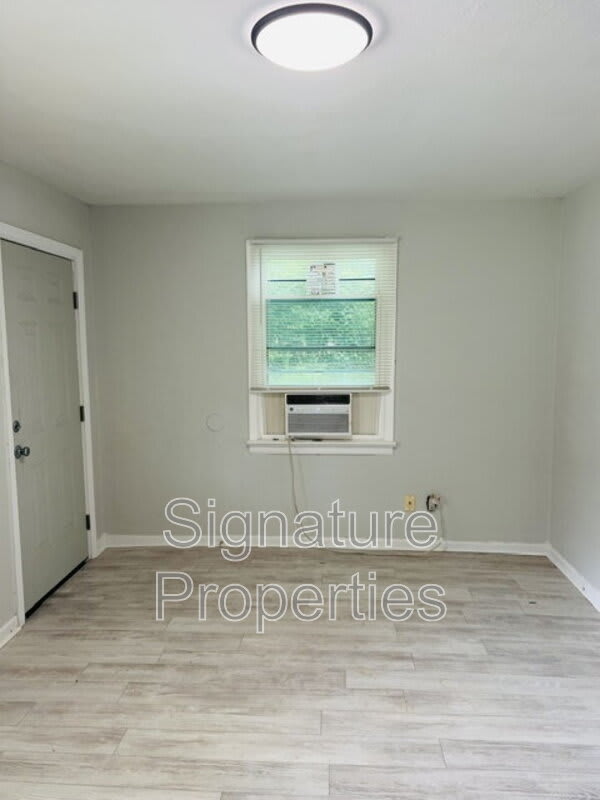 1221 Montgomery Ave – photo 3