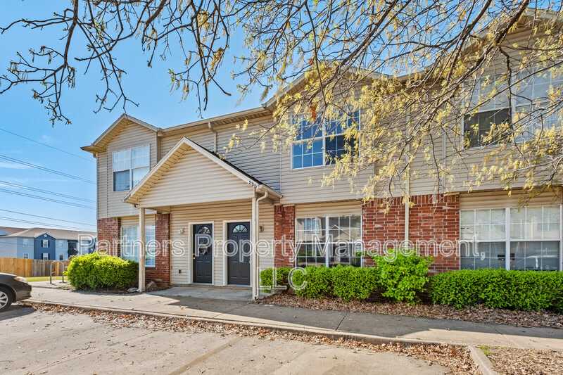 866 Curtis Avenue – photo 1