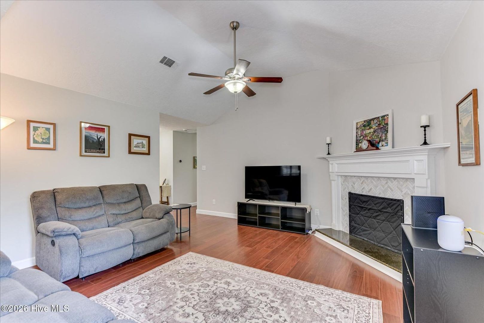 Beautiful one-story brick, 3 BR, 2 BA home for rent – photo 5