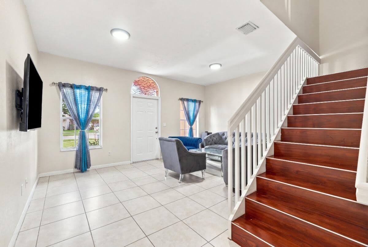406 W SANTA CATALINA Circle – photo 2