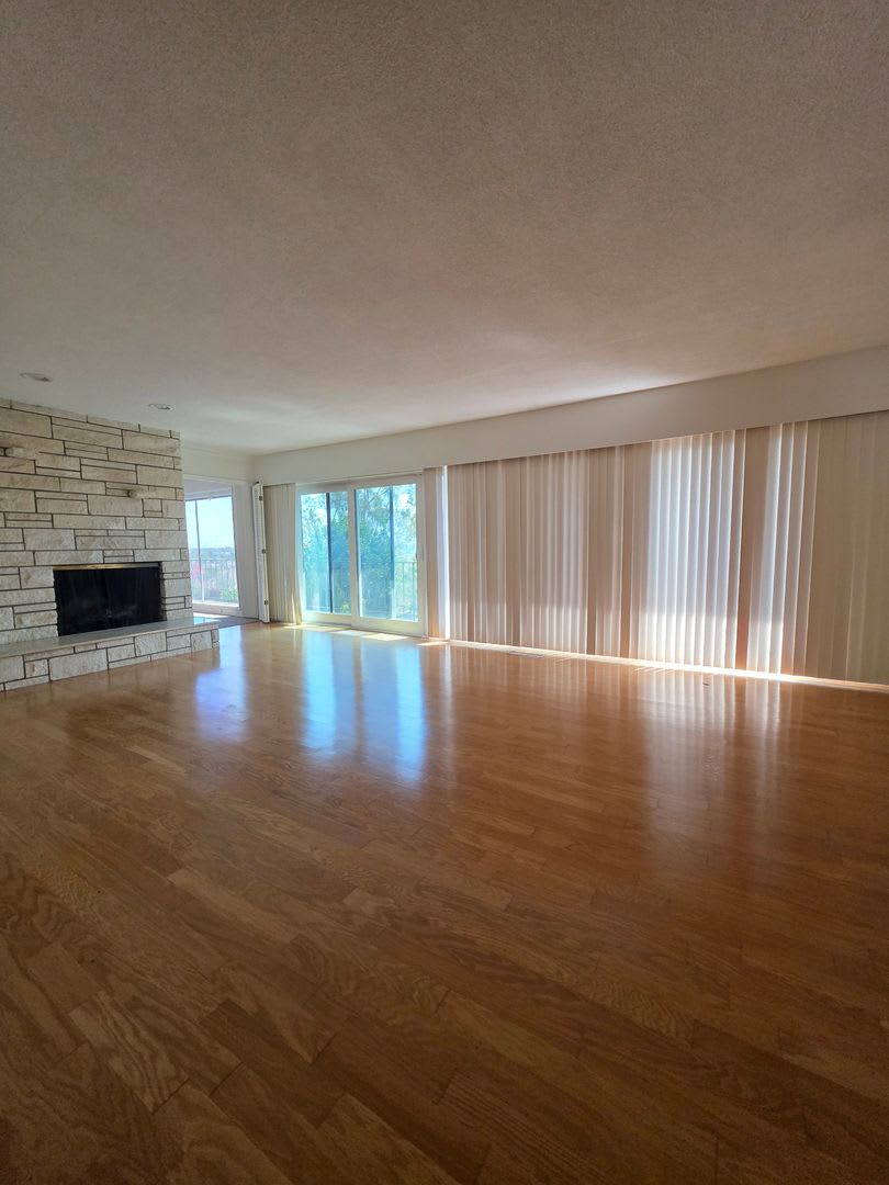 Stunning Del Cerro View Home with Spacious Split-Level Layout – photo 3