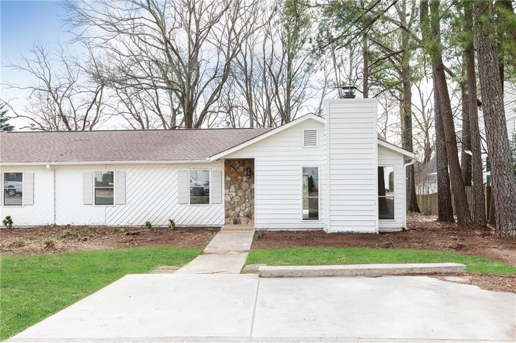 1604 Walker Street SE – photo 2