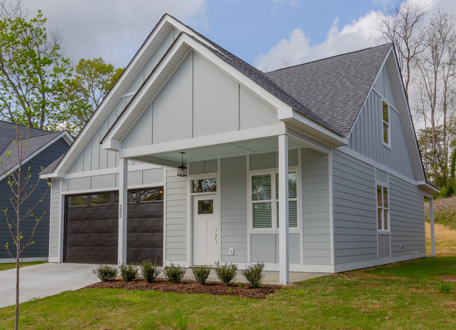 Modern 4 Bedroom Home in Red Bank – photo 1