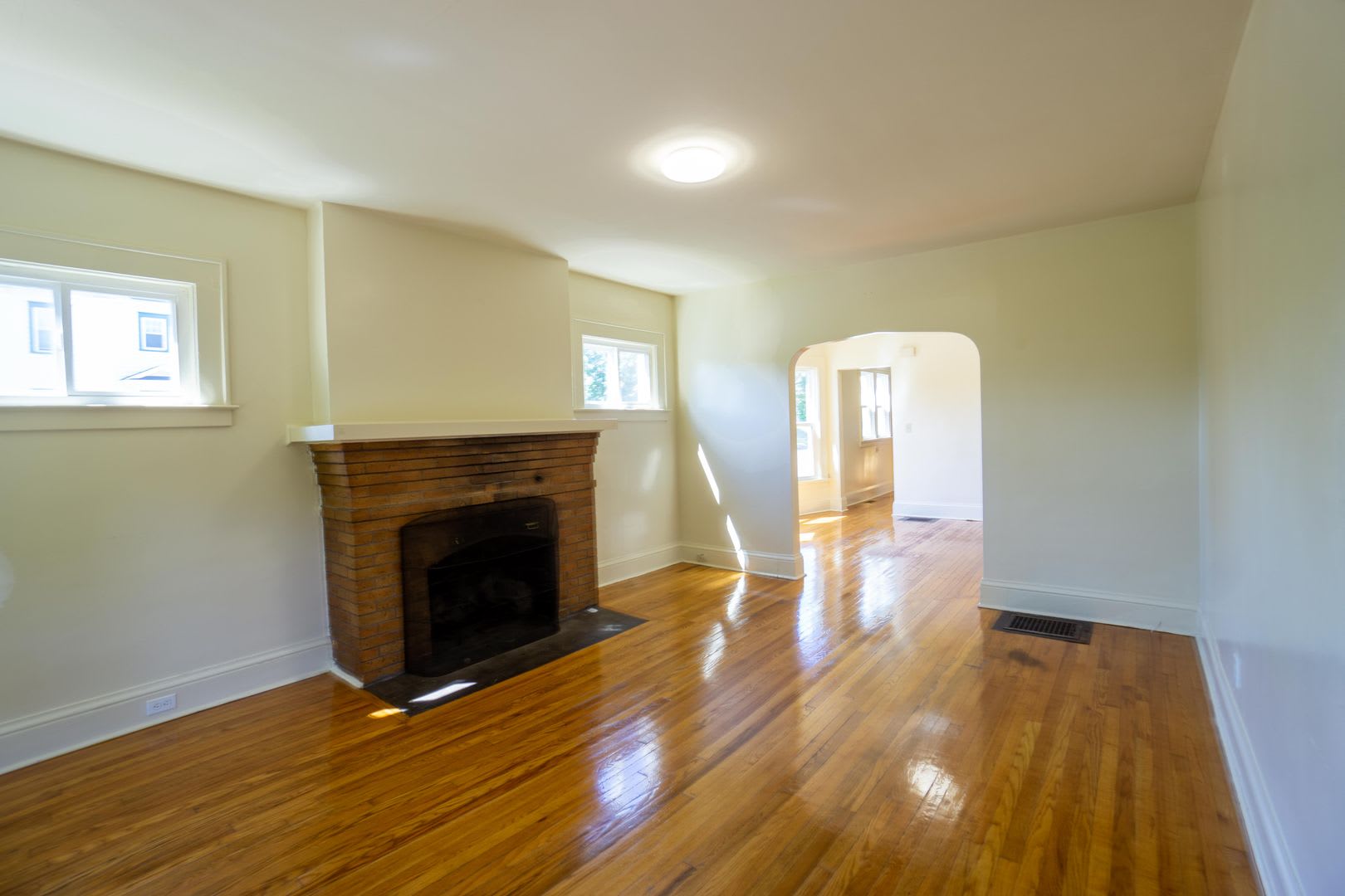 262 Roosevelt Ave – photo 4