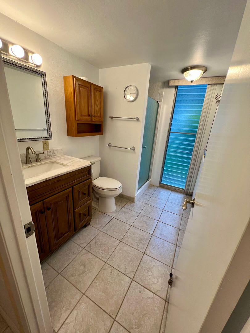 Available Now 2 Bedooms 2 Baths Condo With 1 Assigned Parking Stall – photo 4