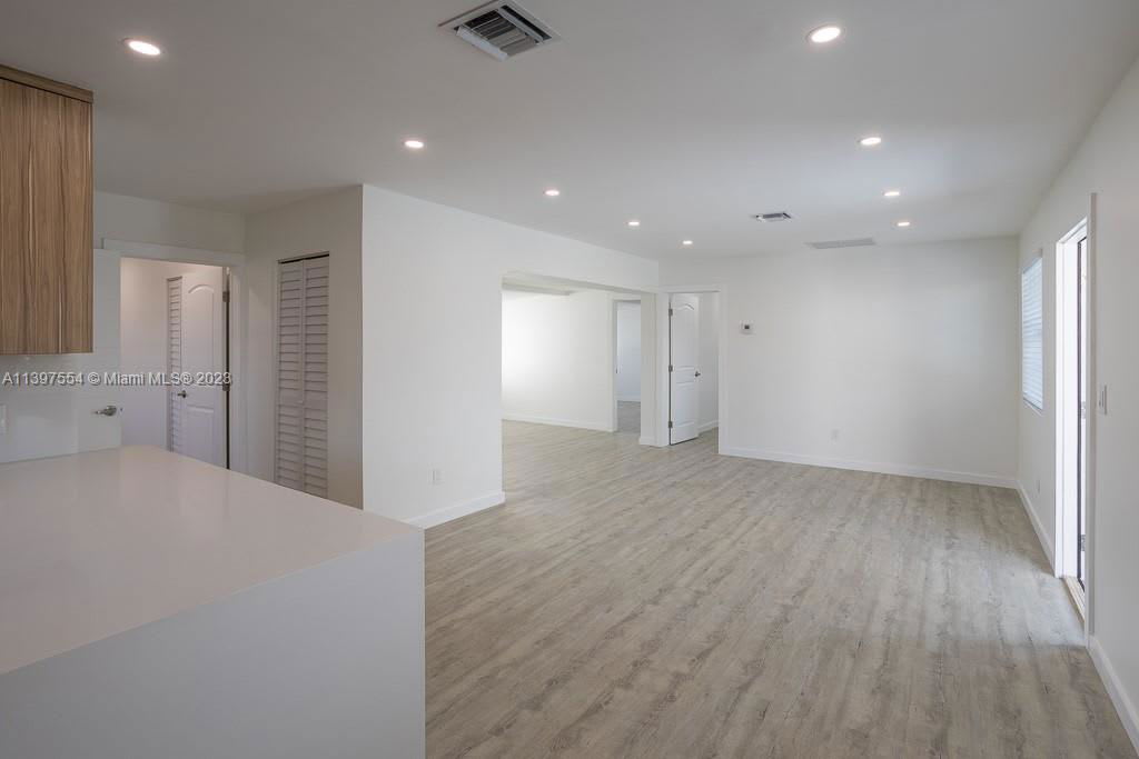 7871 Hope Street – photo 4