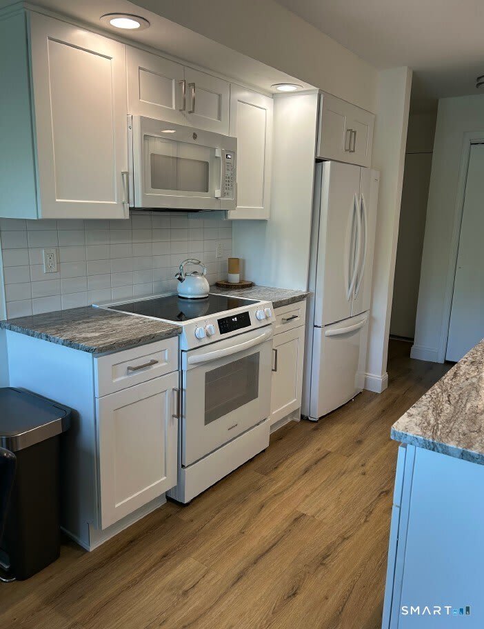 6 Canterbury Court – photo 4
