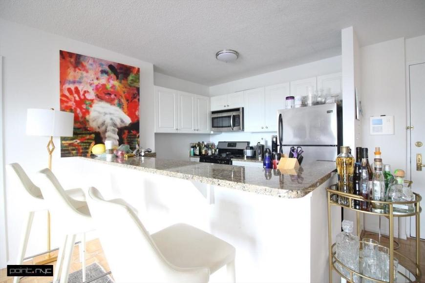 210 West 17 – photo 5