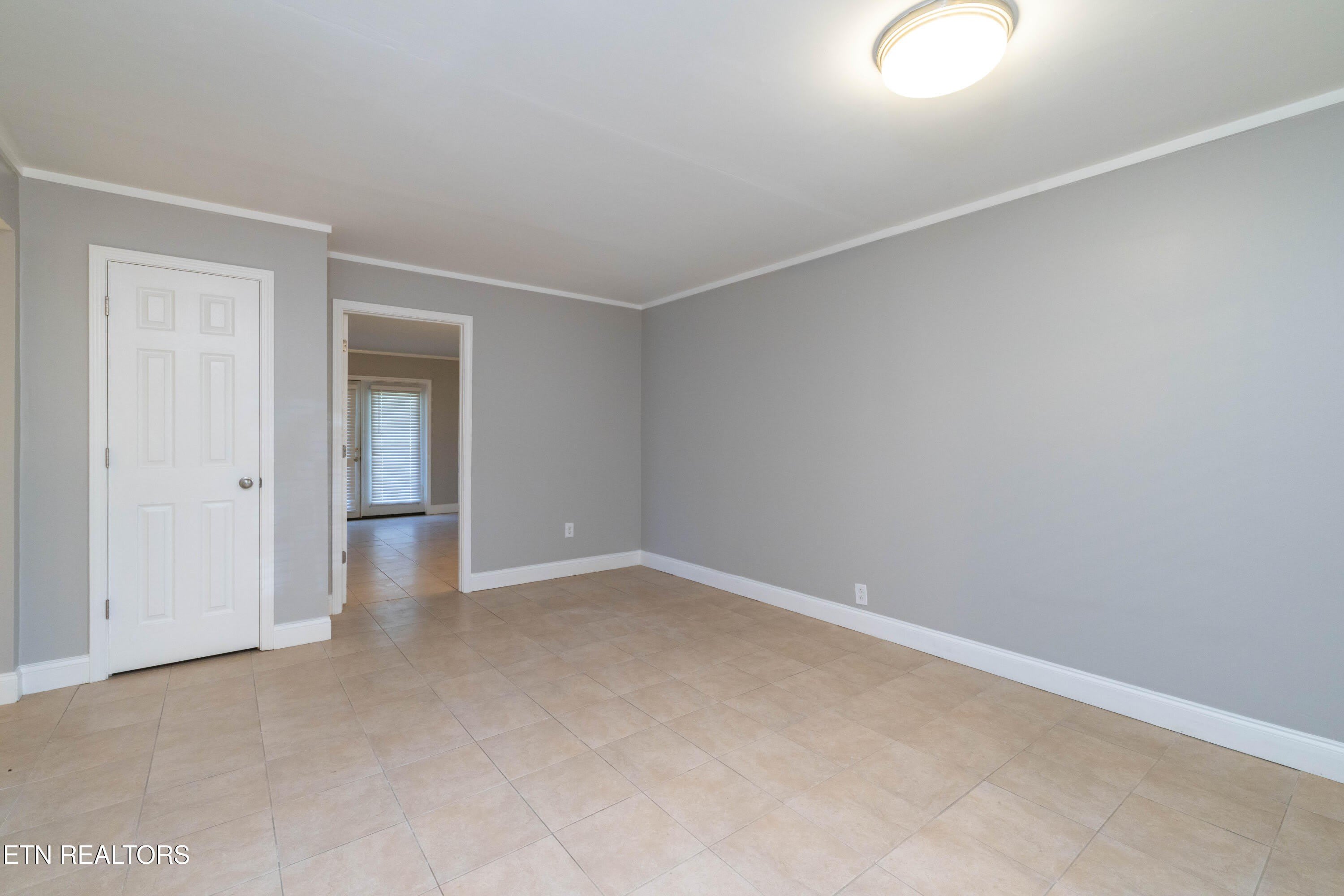431 Canberra Drive – photo 4