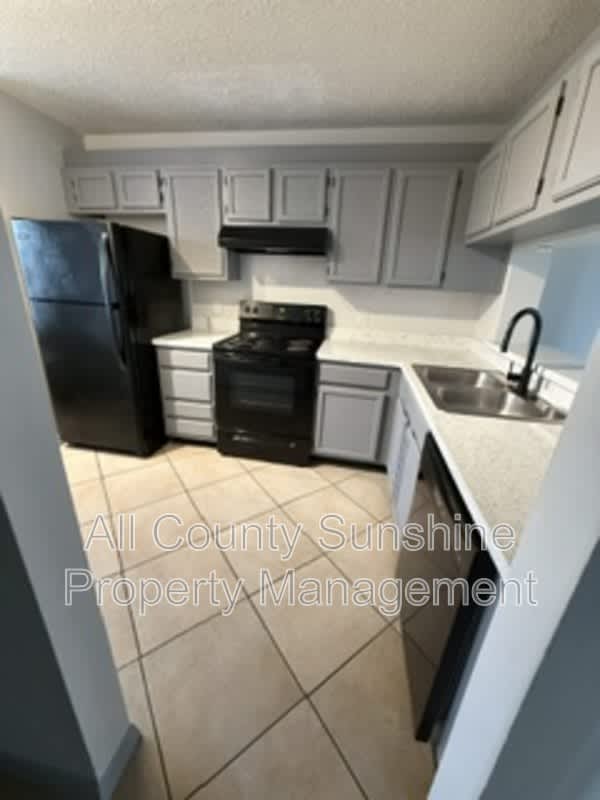 2424 West Tampa Bay Blvd – photo 4