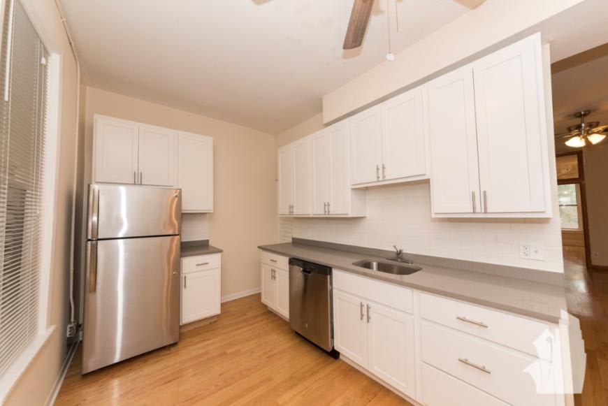 1208 West Wrightwood Avenue – photo 1
