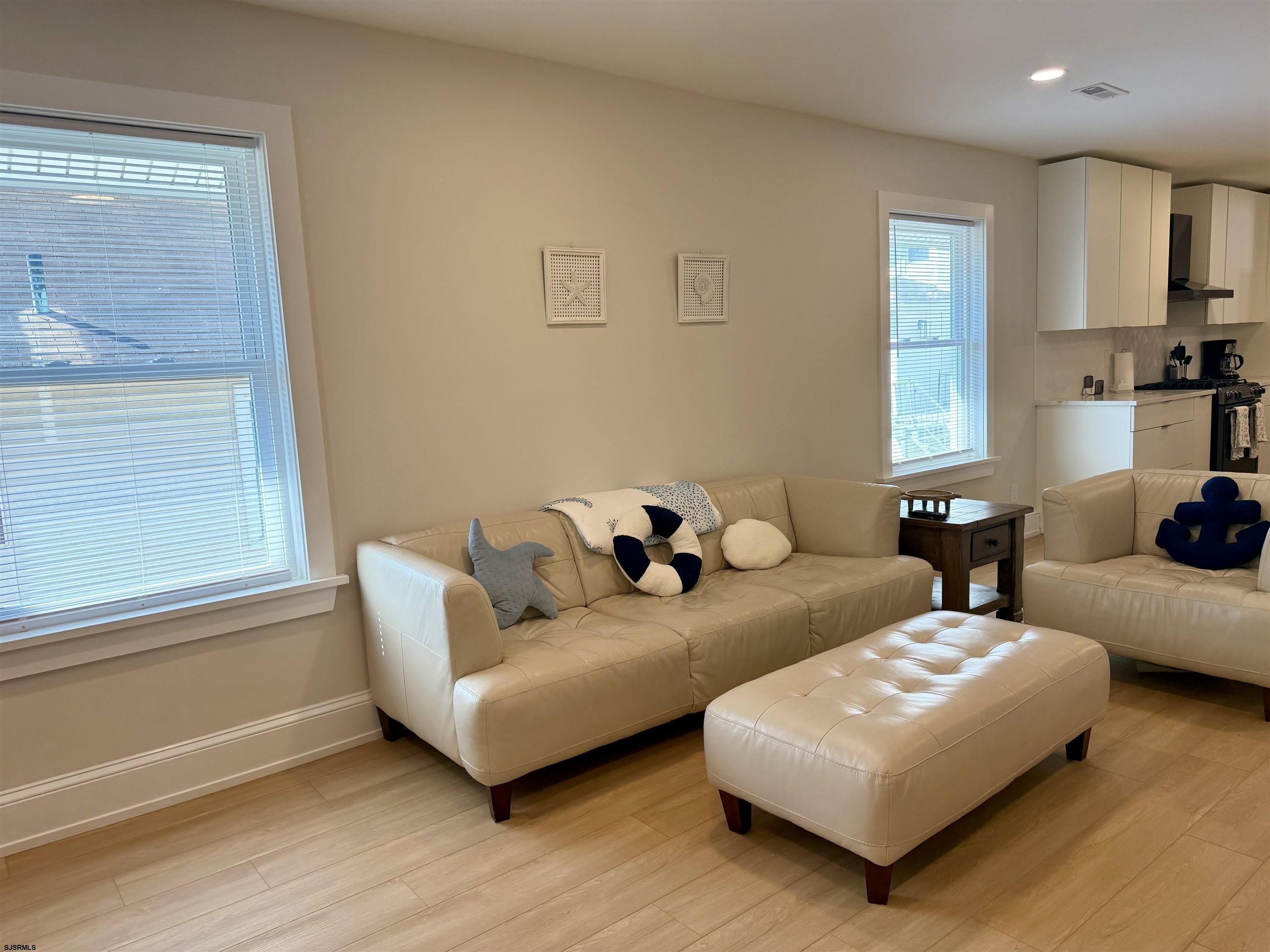 216 N Dorset Ave – photo 5