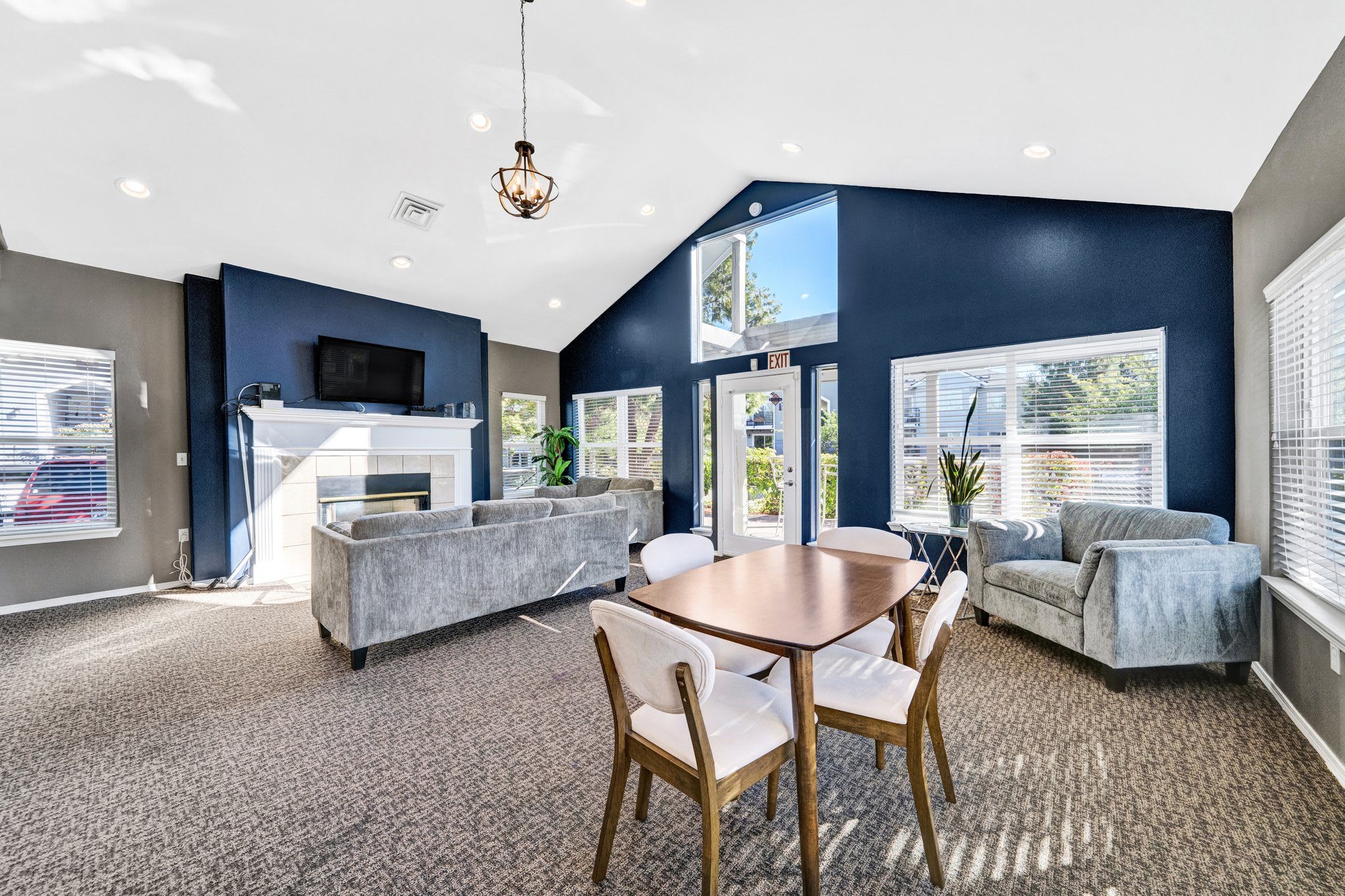 Quatama Village Apartments – photo 1